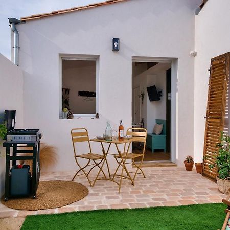 Studio Avec Terrasse A 250 Metres Du Port Rivedoux-Plage Exterior photo
